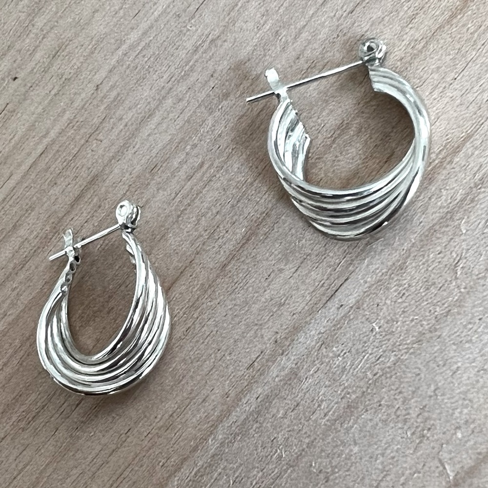 925 Sterling Silver ribbon twist hoop earrings